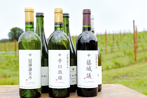 現在主な商品ラインナップは白3種類、赤1種類、スパークリングワインなど。
