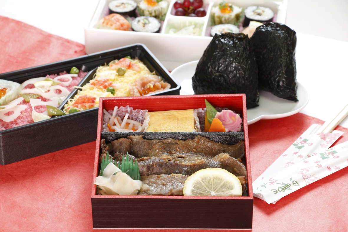 ［能登牛焼き肉弁当］弁当商品には、石川県産の米と食材をふんだんに使用。