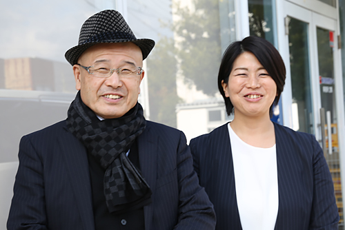 代表取締役会長 石飛 盛夫（左）　代表取締役社長 村上 美津子（右）